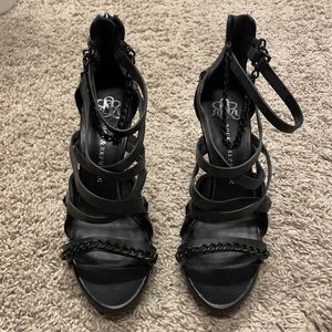 R&R black heels